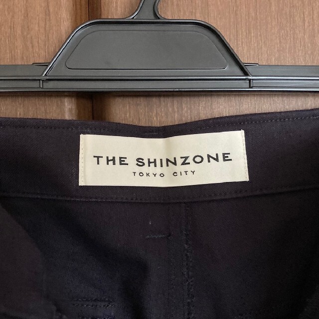 Shinzone(シンゾーン)のTHE SHINZONE(ザ シンゾーン)/ベイカーパンツ【ネイビー】 レディースのパンツ(ワークパンツ/カーゴパンツ)の商品写真