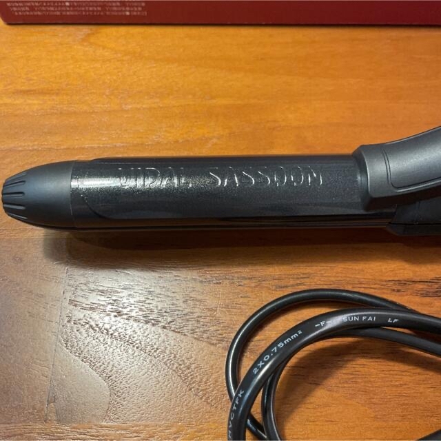 Vidal Sassoon マイナスイオン2WAYヘアアイロン VSI-2550 スマホ/家電/カメラの美容/健康(ヘアアイロン)の商品写真