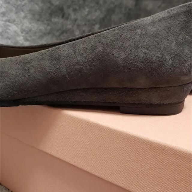FABIO RUSCONI(ファビオルスコーニ)のファビオルスコーニ  グレー　パンプス　新品　美品 レディースの靴/シューズ(ハイヒール/パンプス)の商品写真