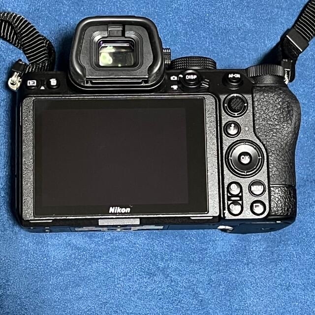 Nikon(ニコン)のNIKON Z5 ボディのみ　替バッテリー付 スマホ/家電/カメラのカメラ(ミラーレス一眼)の商品写真