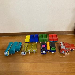 タカラトミー(Takara Tomy)のトーマス4台セット(電車のおもちゃ/車)