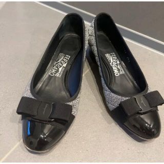 サルヴァトーレフェラガモ(Salvatore Ferragamo)の【美品】フェラガモ パンプス ラメ シルバー(ハイヒール/パンプス)