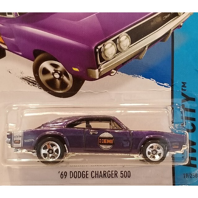 【新品】hotwheels　"69 DODGE CHARGER 500　紫 エンタメ/ホビーのおもちゃ/ぬいぐるみ(ミニカー)の商品写真