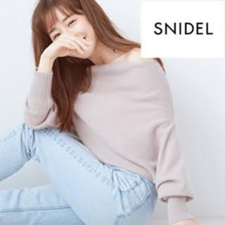 スナイデル(SNIDEL)のSNIDEL カシミヤオフショルニット(ニット/セーター)