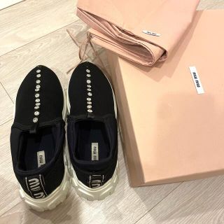 ミュウミュウ(miumiu)のmiumiu ビジュースニーカー(スニーカー)