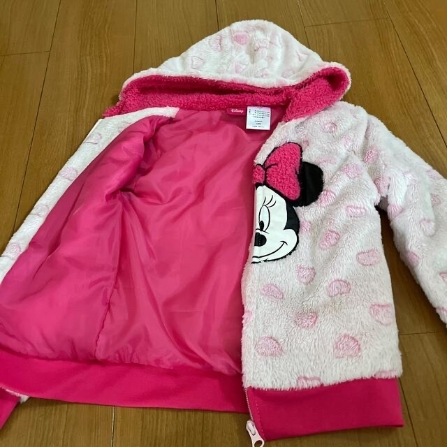 Disney(ディズニー)のミニーちゃん　ふわふわパーカー キッズ/ベビー/マタニティのキッズ服女の子用(90cm~)(ジャケット/上着)の商品写真