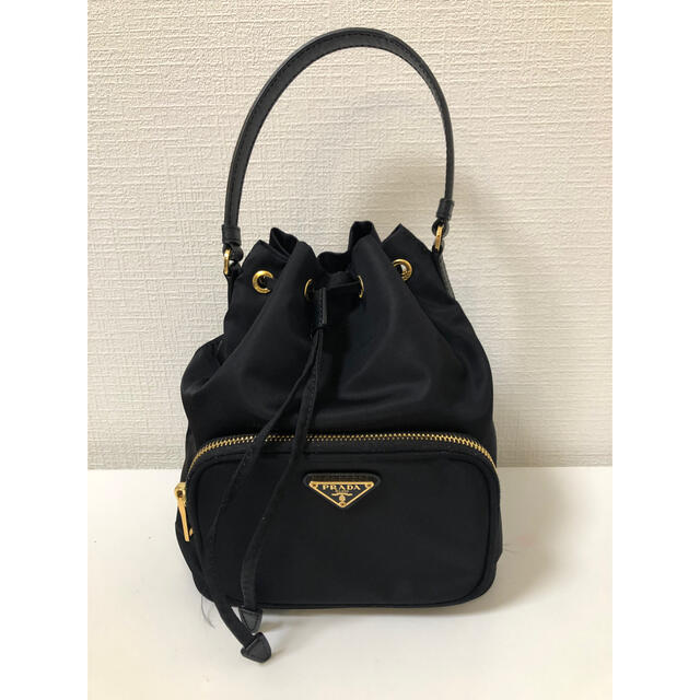 PRADA(プラダ)のマーさま専用です！プラダ　巾着バッグ　美品 レディースのバッグ(ショルダーバッグ)の商品写真