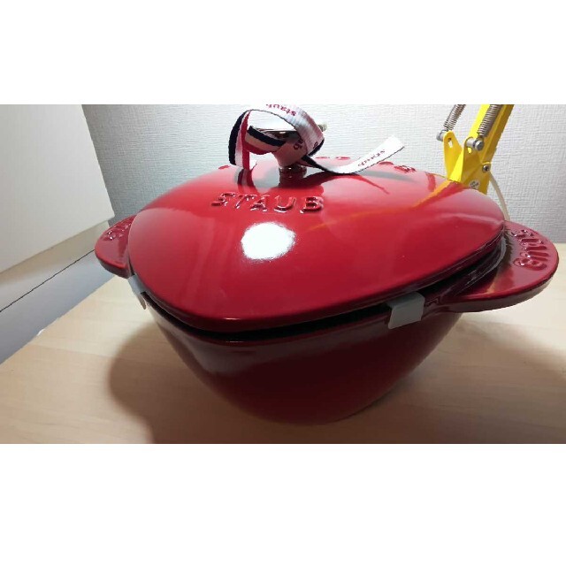 STAUB(ストウブ)のストーブ　Staub ハートココット チェリー　20CM インテリア/住まい/日用品のキッチン/食器(調理道具/製菓道具)の商品写真