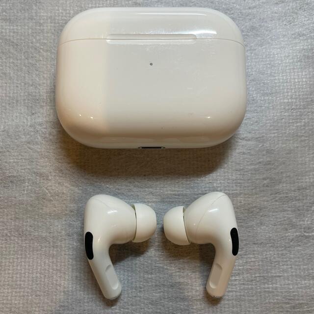 Apple(アップル)の美品 AirPods Pro 第1世代 スマホ/家電/カメラのオーディオ機器(ヘッドフォン/イヤフォン)の商品写真