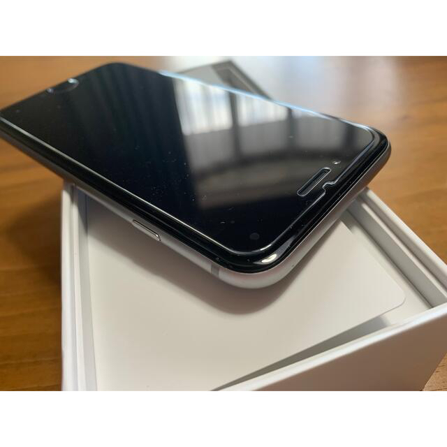 iPhone(アイフォーン)のiPhone6  64GB  シルバー　SoftBank 本体 スマホ/家電/カメラのスマートフォン/携帯電話(スマートフォン本体)の商品写真