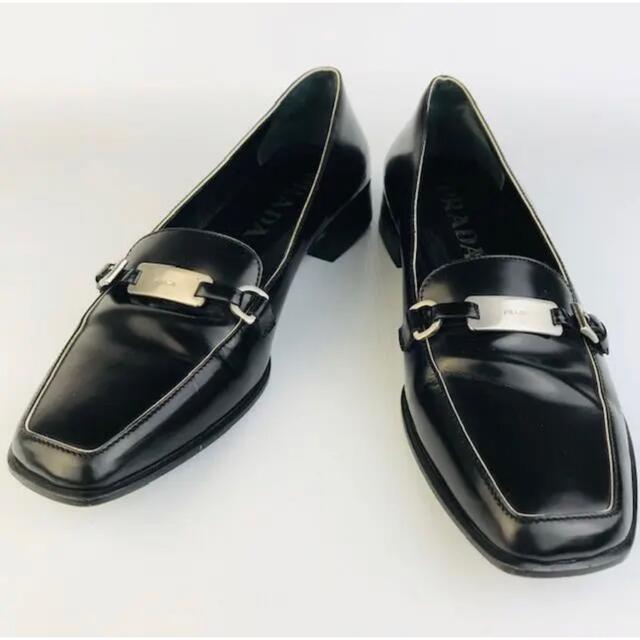 PRADA(プラダ)の美品★PRADA・レディース レザー ロゴプレート付 ローファー(351/2) レディースの靴/シューズ(ローファー/革靴)の商品写真