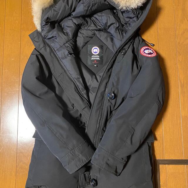 CANADA GOOSE(カナダグース)の【最終値下げ！早い者勝ち！】カナダグース　シャーロット　レディース　Mサイズ メンズのジャケット/アウター(ダウンジャケット)の商品写真