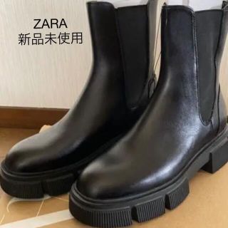 ザラ(ZARA)のむぅ様専用！ZARA トラックソールフラットリアルレザー ブーツ(ブーツ)