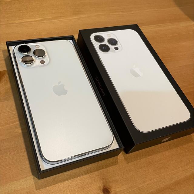 iPhone(アイフォーン)のiPhone 13 pro max 128gb シルバー 本体 simフリー スマホ/家電/カメラのスマートフォン/携帯電話(スマートフォン本体)の商品写真