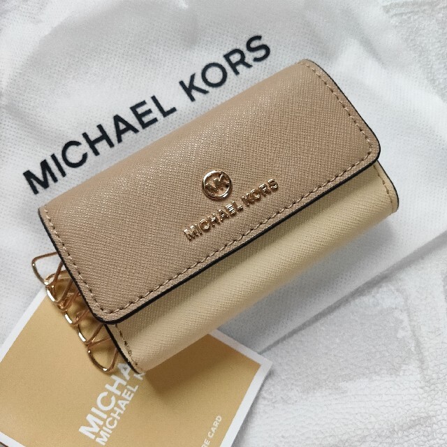 Michael Kors(マイケルコース)の国内正規品★マイケルコース スリムキーケース  レザー ベージュ ゴールド レディースのファッション小物(キーケース)の商品写真