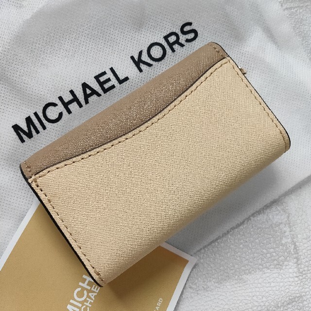 Michael Kors(マイケルコース)の国内正規品★マイケルコース スリムキーケース  レザー ベージュ ゴールド レディースのファッション小物(キーケース)の商品写真