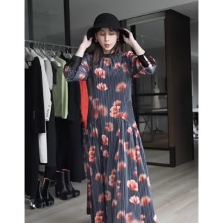 アメリヴィンテージ(Ameri VINTAGE)の値下げ　AmeriVintage MILA VELOUR CUT DRESS(ロングワンピース/マキシワンピース)