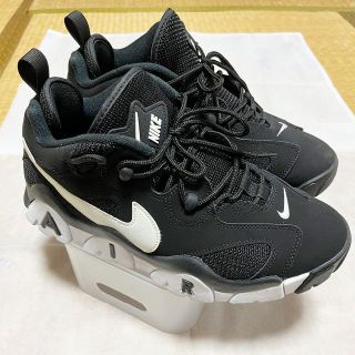 ナイキ(NIKE)の【超美品】NIKE AIR BARRAGE LOW "BLACK/WHITE"(スニーカー)