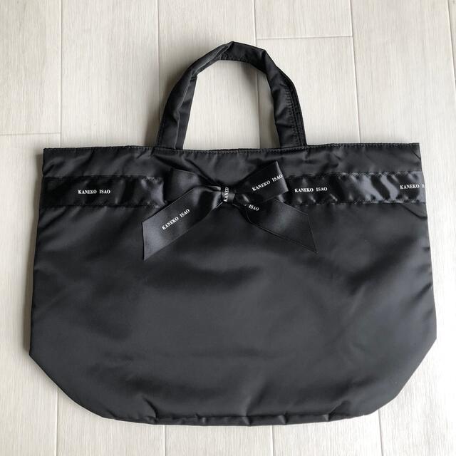 KANEKO ISAO(カネコイサオ)のカネコイサオ ロゴリボン 黒 トートバッグ レディースのバッグ(トートバッグ)の商品写真