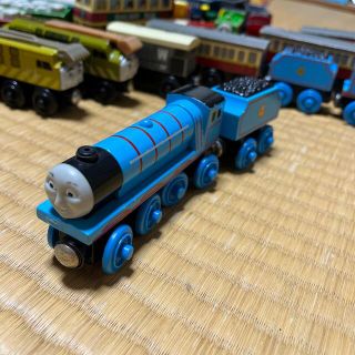 BRIO - 木製トーマスシリーズ ゴードン ラーニングカーブ社の通販 by