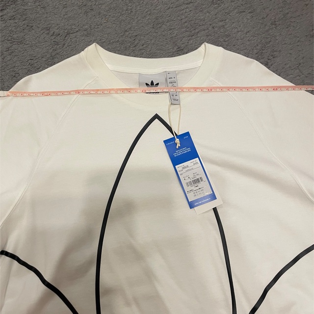adidas(アディダス)の【adidas】ビッグ トレフォイル アウトライン Tシャツ 白 レディースのトップス(Tシャツ(半袖/袖なし))の商品写真