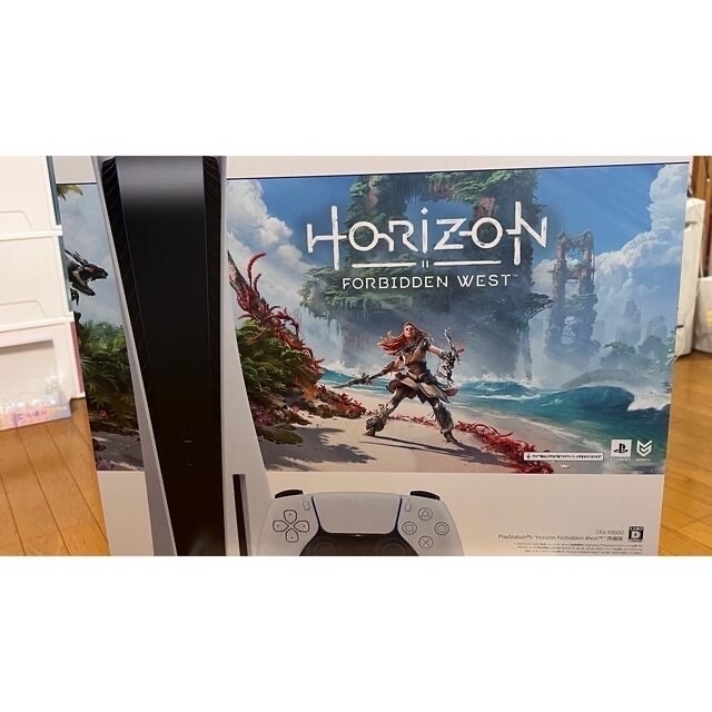 SONY(ソニー)のPS5 本体PlayStation5 “Horizon Forbidd West エンタメ/ホビーのゲームソフト/ゲーム機本体(家庭用ゲーム機本体)の商品写真