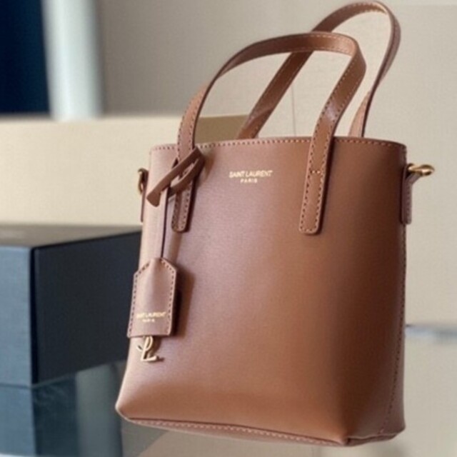 人気 サンローラン 美品♡ - 通販 - www.dohlerhomes.pt
