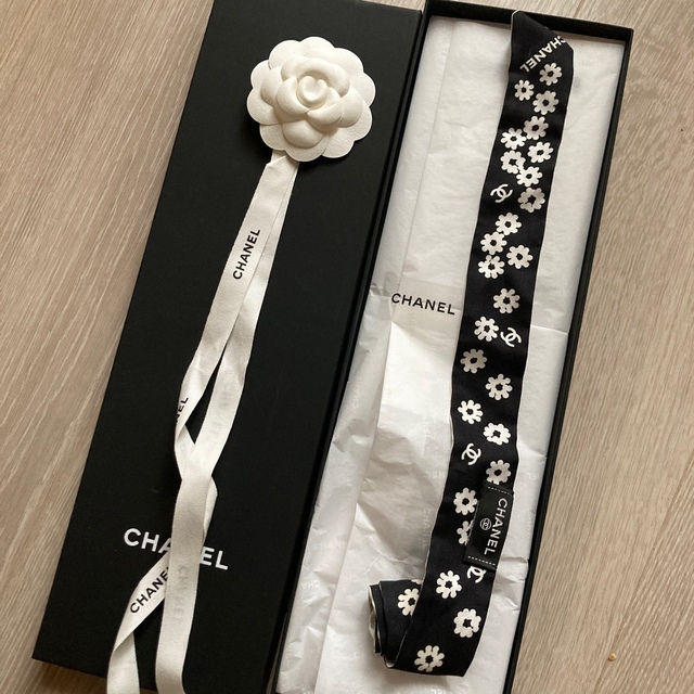 完売品】 CHANEL シャネル ツイリー ヘアバンド 正規品 - バンダナ 完売品】 CHANEL シャネル ツイリー ヘアバンド 正規品 - バンダナ