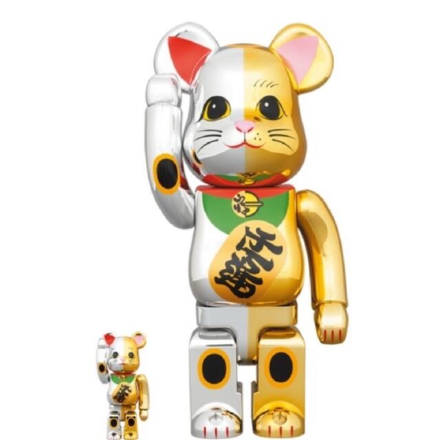 BE@RBRICK - BE@RBRICK 招き猫 開運 銀×千万両 金 100％ & 400％ 即発送の通販 by END.｜ベアブリックならラクマ