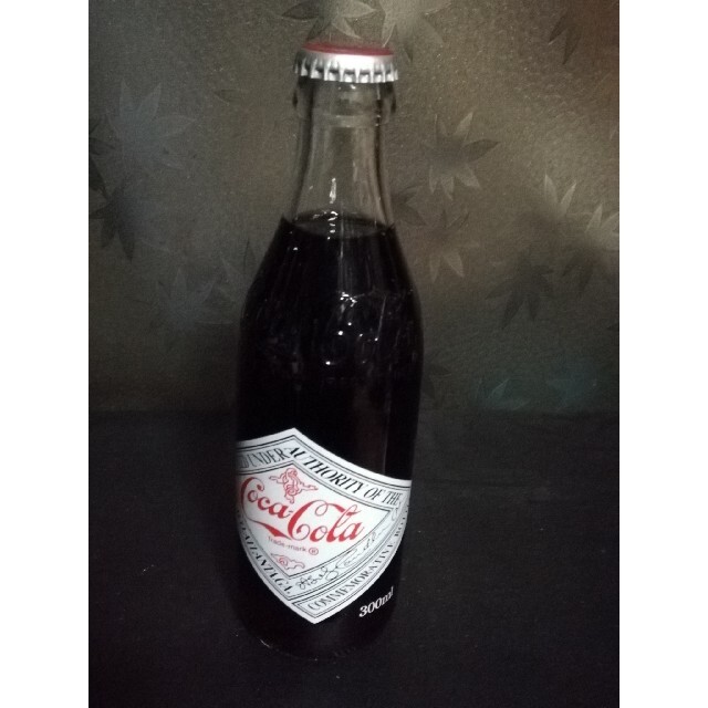 コカ・コーラ(コカコーラ)のCoca cola / 2000 commen ative bottle エンタメ/ホビーのコレクション(その他)の商品写真