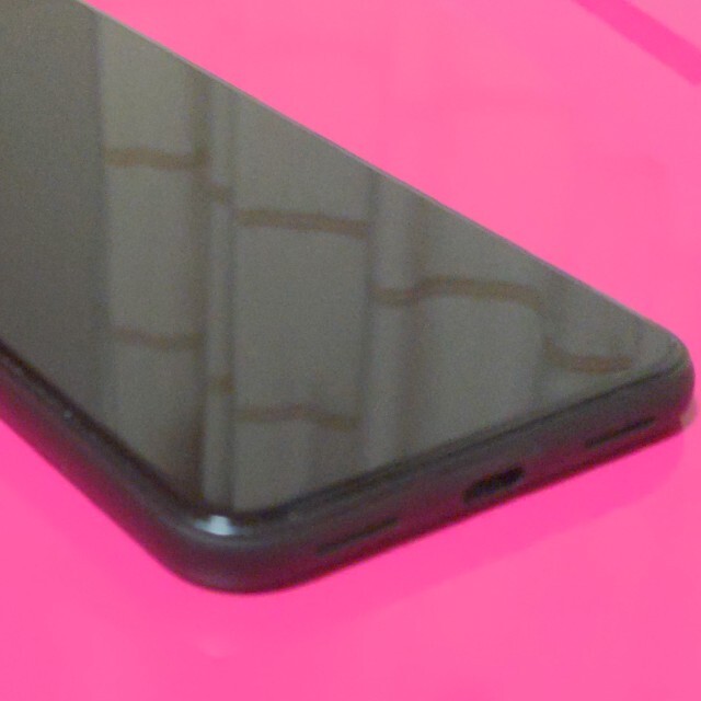 Google Pixel(グーグルピクセル)のGoogle pixel4 64G SIMロック解除済み（美品） スマホ/家電/カメラのスマートフォン/携帯電話(スマートフォン本体)の商品写真