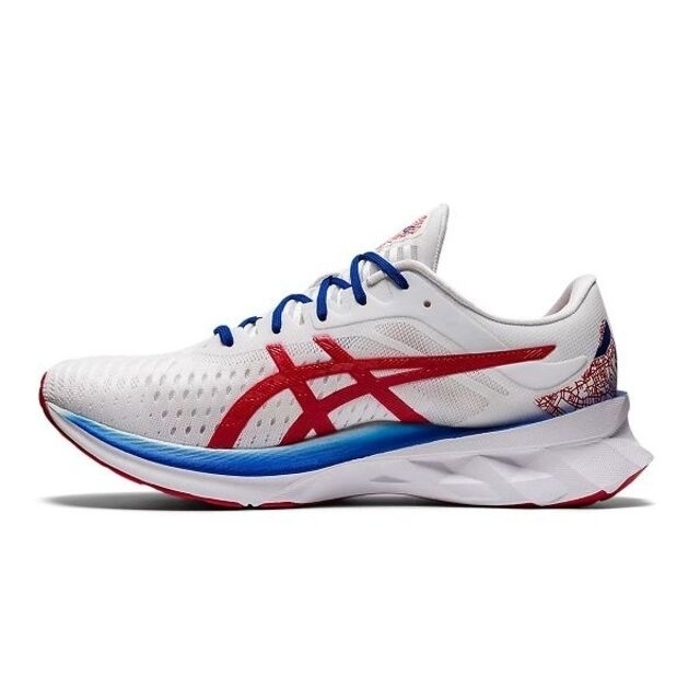 asics(アシックス)の最後新品26.0　ロンドンモデル　NOVABLAST　ノヴァブラスト　厚底　弾む スポーツ/アウトドアのランニング(シューズ)の商品写真