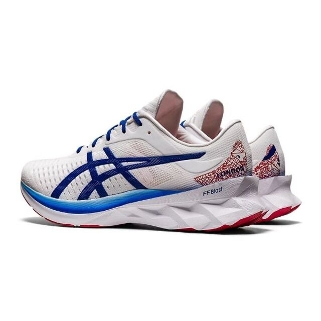 asics(アシックス)の最後新品26.0　ロンドンモデル　NOVABLAST　ノヴァブラスト　厚底　弾む スポーツ/アウトドアのランニング(シューズ)の商品写真