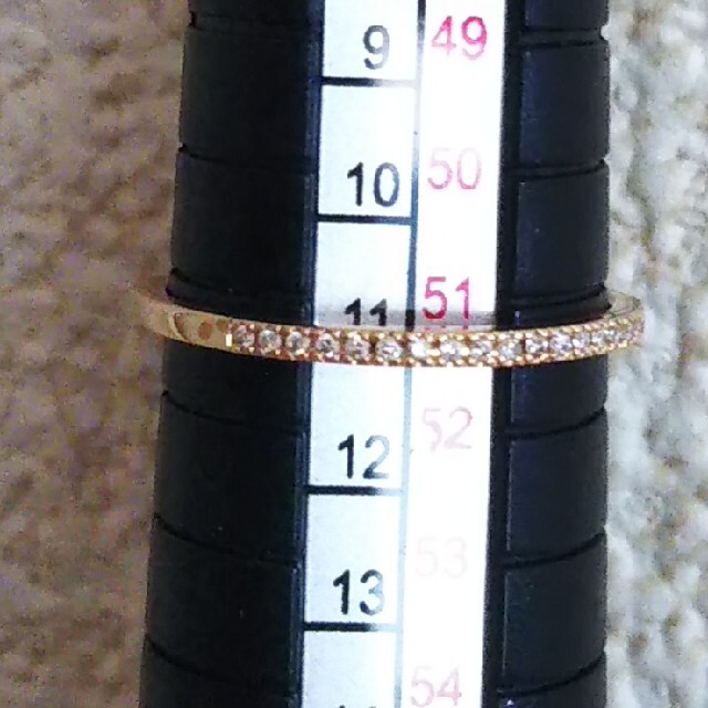 NOJESS(ノジェス)のノジェス K10 ダイヤモンド リング 11号 ハーフエタニティ 人気 美品 レディースのアクセサリー(リング(指輪))の商品写真