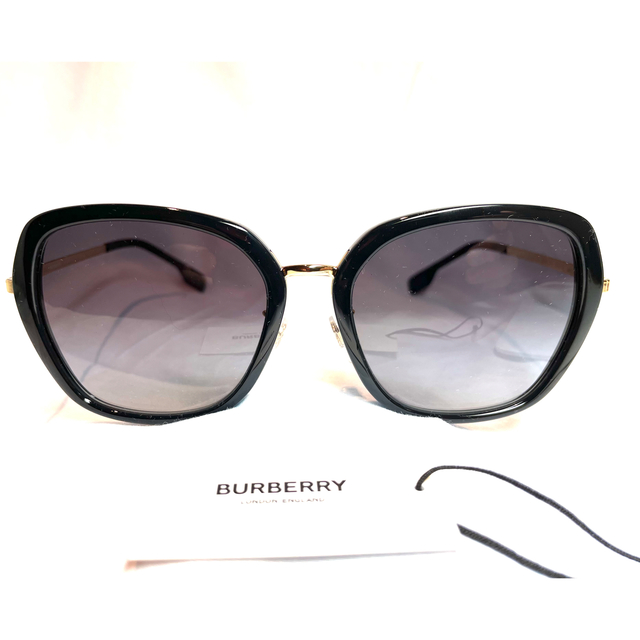 BURBERRY(バーバリー)の【BURBERRY】バーバリー サングラス 国内正規品 激安価格！ メンズのファッション小物(サングラス/メガネ)の商品写真