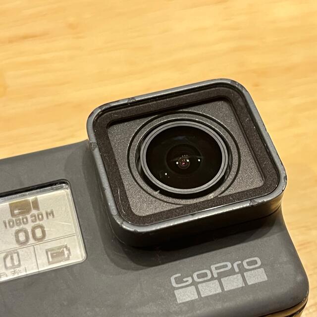 GoPro(ゴープロ)のGoPro hero5 純正三脚付 スマホ/家電/カメラのカメラ(ビデオカメラ)の商品写真