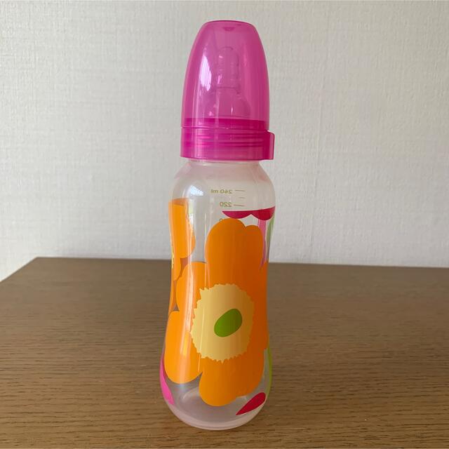 marimekko(マリメッコ)のマリメッコ　哺乳瓶　240ml 出産準備　ピンク　ベビー用品　赤ちゃん　ウニッコ キッズ/ベビー/マタニティの授乳/お食事用品(哺乳ビン)の商品写真