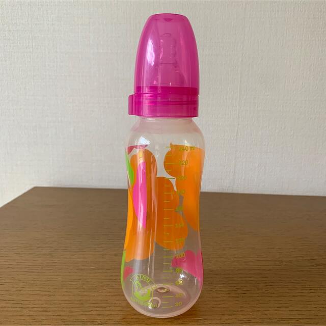 marimekko(マリメッコ)のマリメッコ　哺乳瓶　240ml 出産準備　ピンク　ベビー用品　赤ちゃん　ウニッコ キッズ/ベビー/マタニティの授乳/お食事用品(哺乳ビン)の商品写真