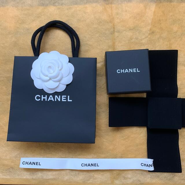 CHANEL(シャネル)のシャネル空箱　ショッパー　リボン　カメリア　美品 レディースのバッグ(ショップ袋)の商品写真