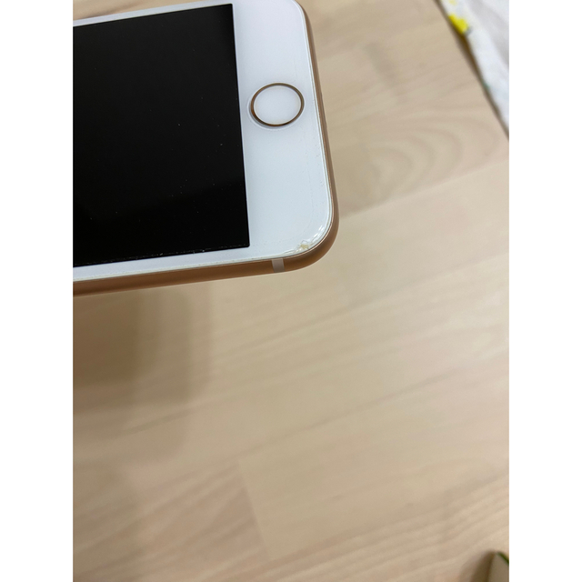 iPhone(アイフォーン)のiPhone8 本体 スマホ/家電/カメラのスマートフォン/携帯電話(スマートフォン本体)の商品写真