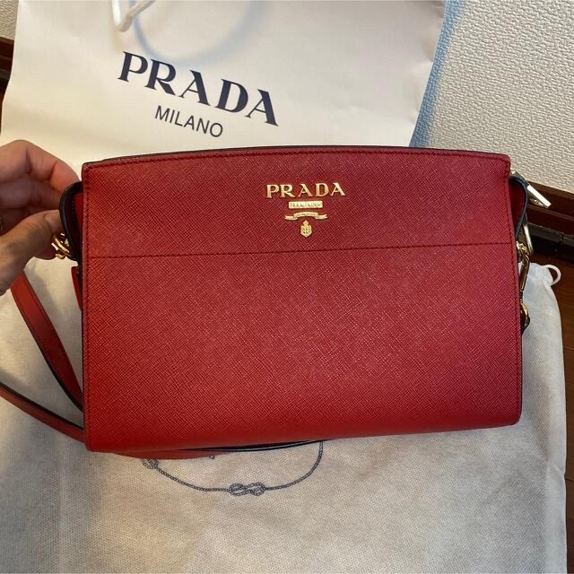 PRADA(プラダ)の雛様専用　PRADA サフィアーノ　ショルダーバッグ　超美品　正規品 レディースのバッグ(ショルダーバッグ)の商品写真