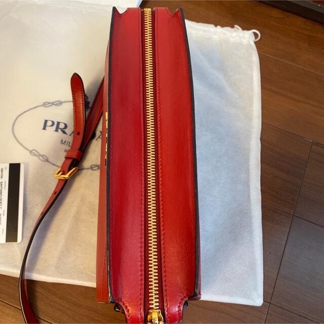 PRADA(プラダ)の雛様専用　PRADA サフィアーノ　ショルダーバッグ　超美品　正規品 レディースのバッグ(ショルダーバッグ)の商品写真