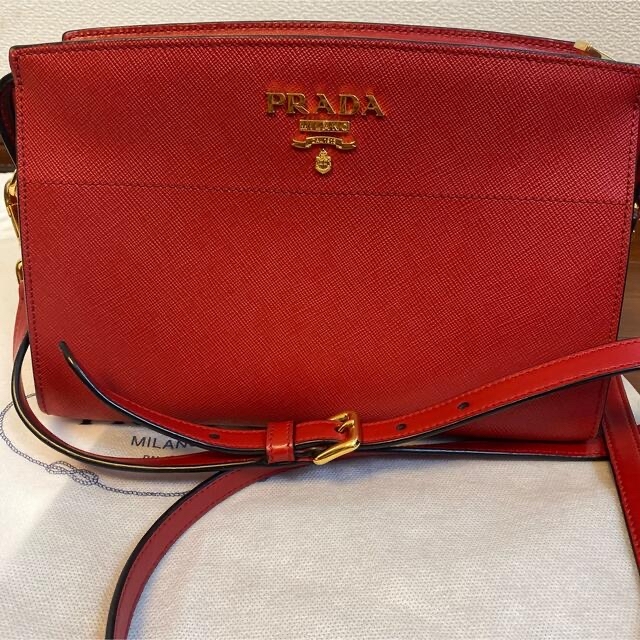 PRADA(プラダ)の雛様専用　PRADA サフィアーノ　ショルダーバッグ　超美品　正規品 レディースのバッグ(ショルダーバッグ)の商品写真