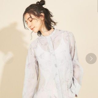 ビューティアンドユースユナイテッドアローズ(BEAUTY&YOUTH UNITED ARROWS)のオーガンジーフラワープリントバンドカラーシャツ(シャツ/ブラウス(長袖/七分))