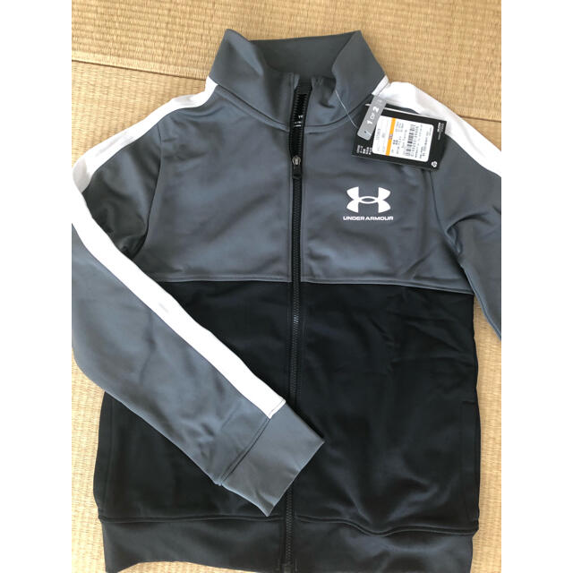 UNDER ARMOUR(アンダーアーマー)のアンダーアーマー ジャージ上下セットアップ　130cm 新品 キッズ/ベビー/マタニティのキッズ服男の子用(90cm~)(その他)の商品写真