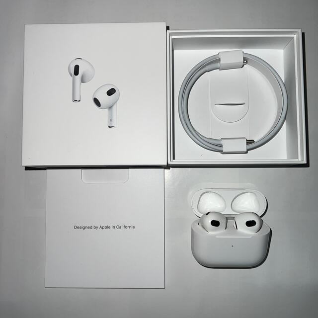 Apple(アップル)のアップル AirPods 第3世代 MME73J/A ふたば様用 スマホ/家電/カメラのオーディオ機器(ヘッドフォン/イヤフォン)の商品写真