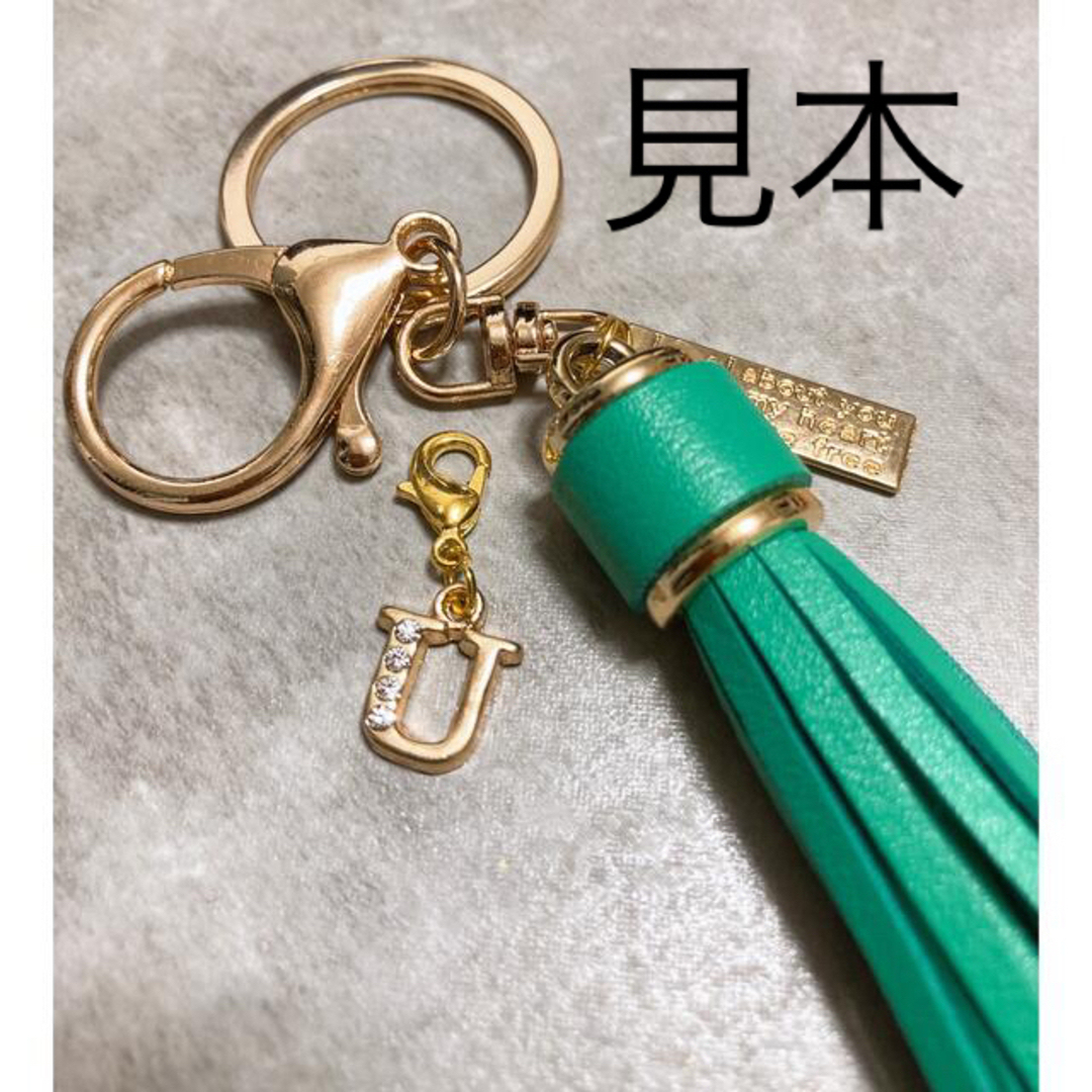 ZARA(ザラ)の大人気カスタム♡【イニシャルキーホルダー】高見え　レザータッセル レディースのアクセサリー(チャーム)の商品写真