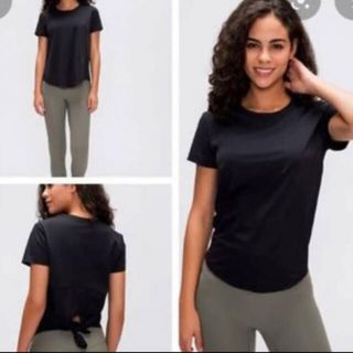 ルルレモン(lululemon)のルルレモン新品タグ付　大人気の背中があいたブラック半袖Tシャツ(Tシャツ(半袖/袖なし))