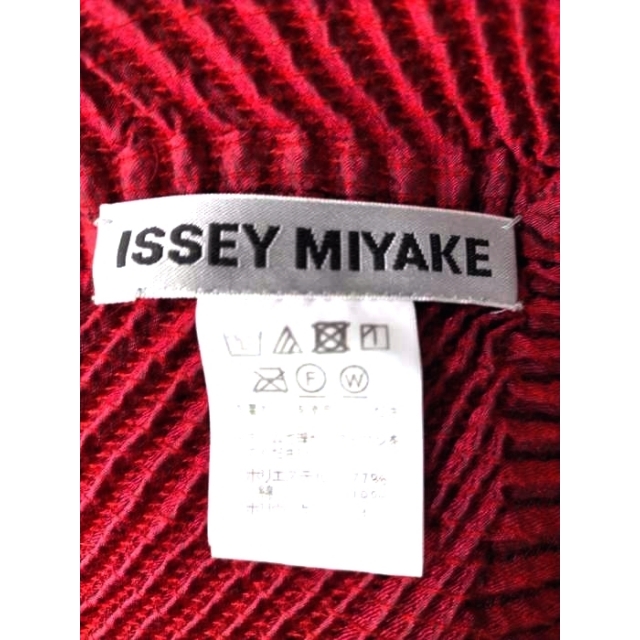 ISSEY MIYAKE(イッセイミヤケ)のISSEY MIYAKE(イッセイミヤケ) プリーツ 長袖トップス レディース レディースのトップス(その他)の商品写真