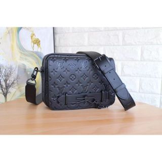 ヴィトン(LOUIS VUITTON) メッセンジャーバッグ(メンズ)の通販 300点 ...